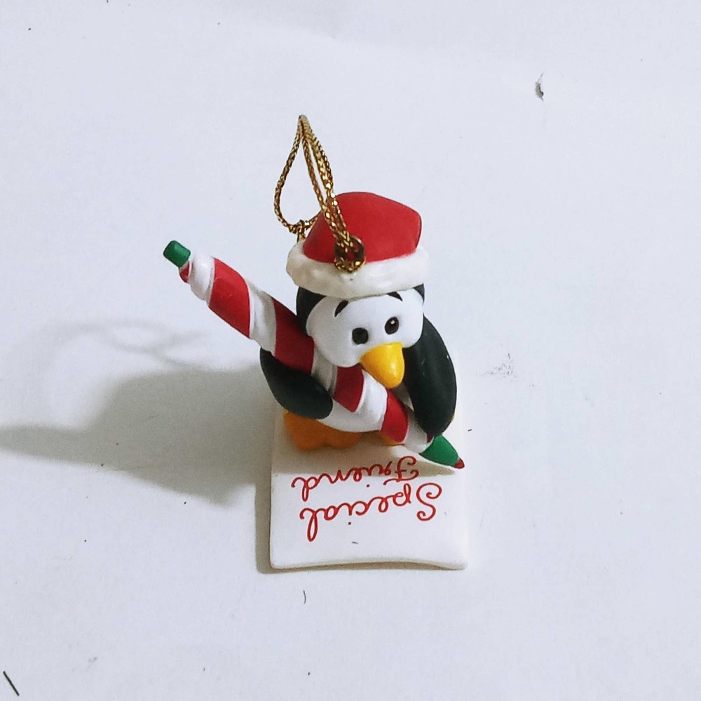 Vintage Christmas Santa Penguin Tree Ornament Holiday Special Friend Letter (z)